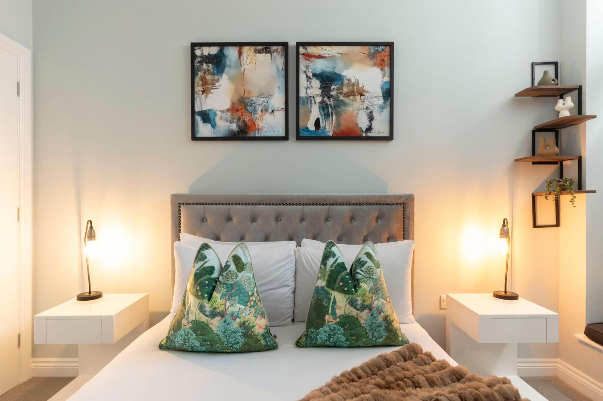 Elliot Oliver - Stylish 2 Bedroom Town Centre Apartment Τσέλτενχαμ Εξωτερικό φωτογραφία
